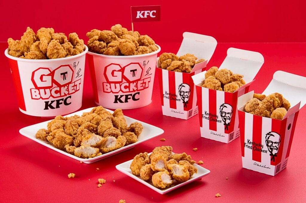ข่าวดีที่แฟน ๆ รอคอย! “ไก่ป๊อบรสเด็ด” เมนูระดับตำนานของเคเอฟซี กลับมาอีกครั้งแบบจำกัดเวลา พร้อมเปิดตัวเมนูใหม่ “วาฟเฟิลกรอบนอกนุ่มใน ราดซอสสตรอว์เบอร์รีครีม”