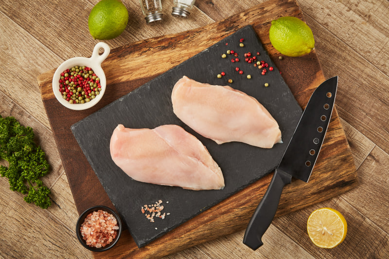ไก่ที่เลี้ยงด้วยโพรไบโอติกส์ รสชาติจะเป็นอย่างไร? พิสูจน์ได้ใน ‘อกไก่คลีนอี้หัว’ เนื้อนุ่มละมุน ลิ้มรสได้ง่าย ไก่คุณภาพพรีเมียมที่ตอบโจทย์อร่อยฟินได้ทั้งครอบครัว